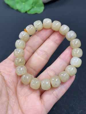 H40744957 和田玉手串   卡9.8mm左右   货品总重约32.2g
