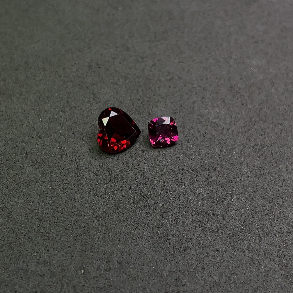 C31578976 Garnet loose stone total weight about 2.67ct sell as a lot