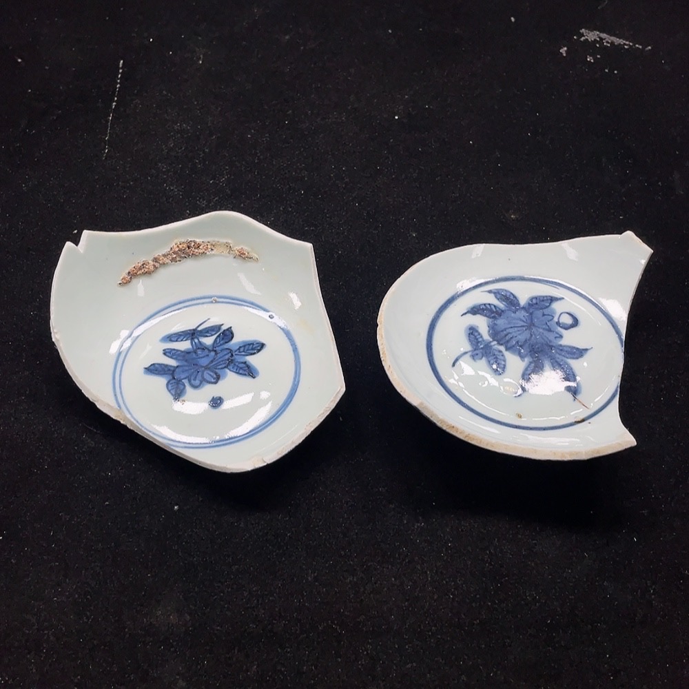 W33842522 2 pieces of ceramic fragments, a set of Ming Dynasty blue and white porcelain fragments (subject to actual item)