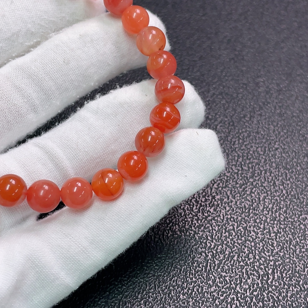 C33890636 Red Agate Bracelet with Visible Organic Matter, Non-Natural Accent Stones, Total Weight Approx. 19.23g, Size 7.8mm (Including Impurities)