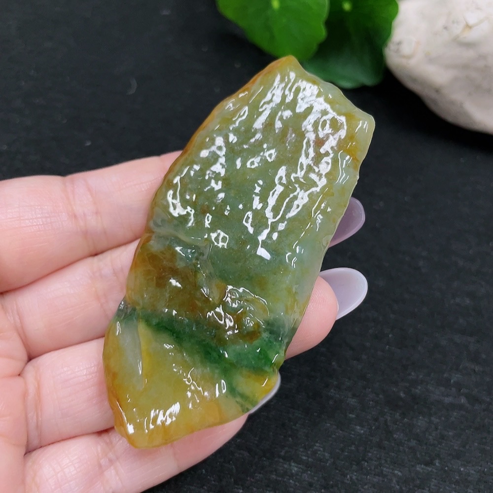 F33917354 Jadeite Handheld Carving, Yellow Part Color Origin Undetermined, Total Weight Approximately 24.37g