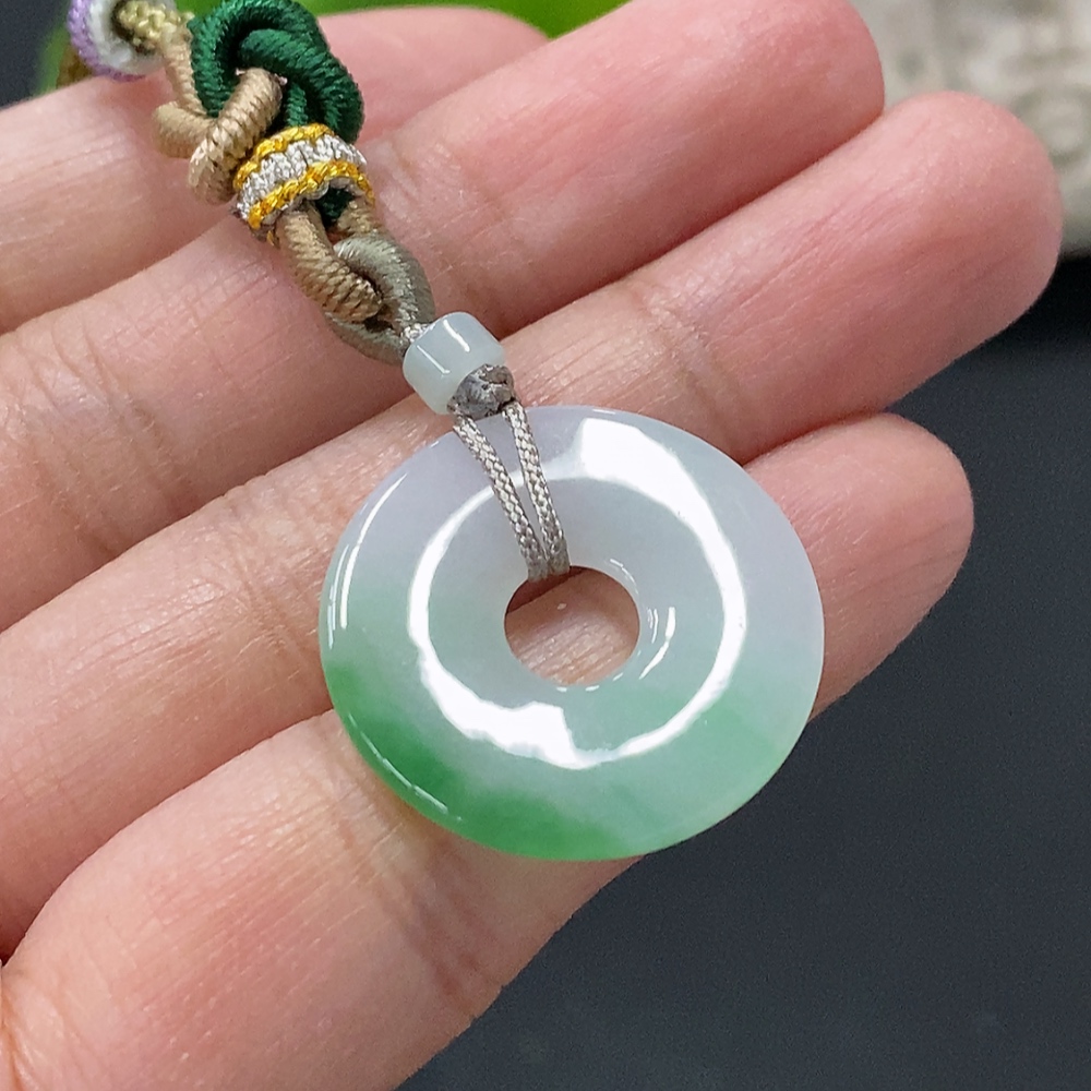 F35146501 Jadeite pendant donut total weight approx. 4.45g with rope