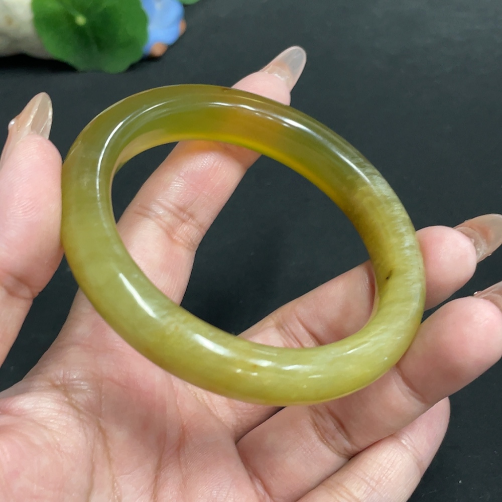 H32699674 Xiuyu (Serpentine Jade) Regular Bracelet