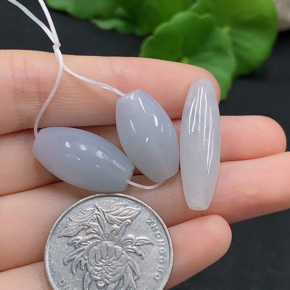 F32695788 Jadeite Beads Sold as a Lot