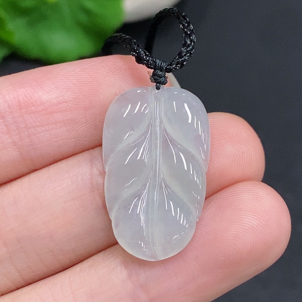 F33941937 Jadeite Leaf Pendant Total Weight Approx. 3.5g (Including Rope Weight)