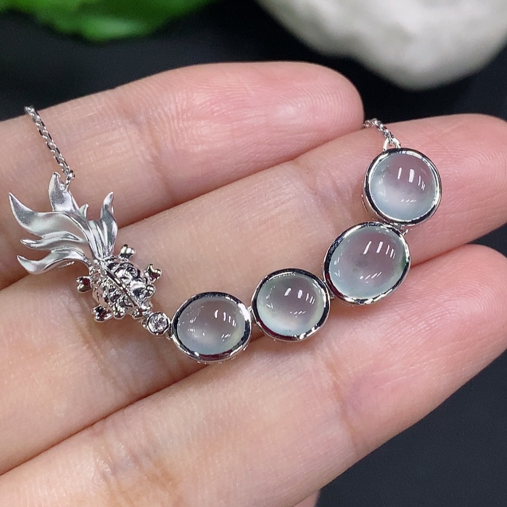 F23690881 Jadeite Cabochon Pendant with 18K Gold Setting, Total Weight Approx. 5.5g