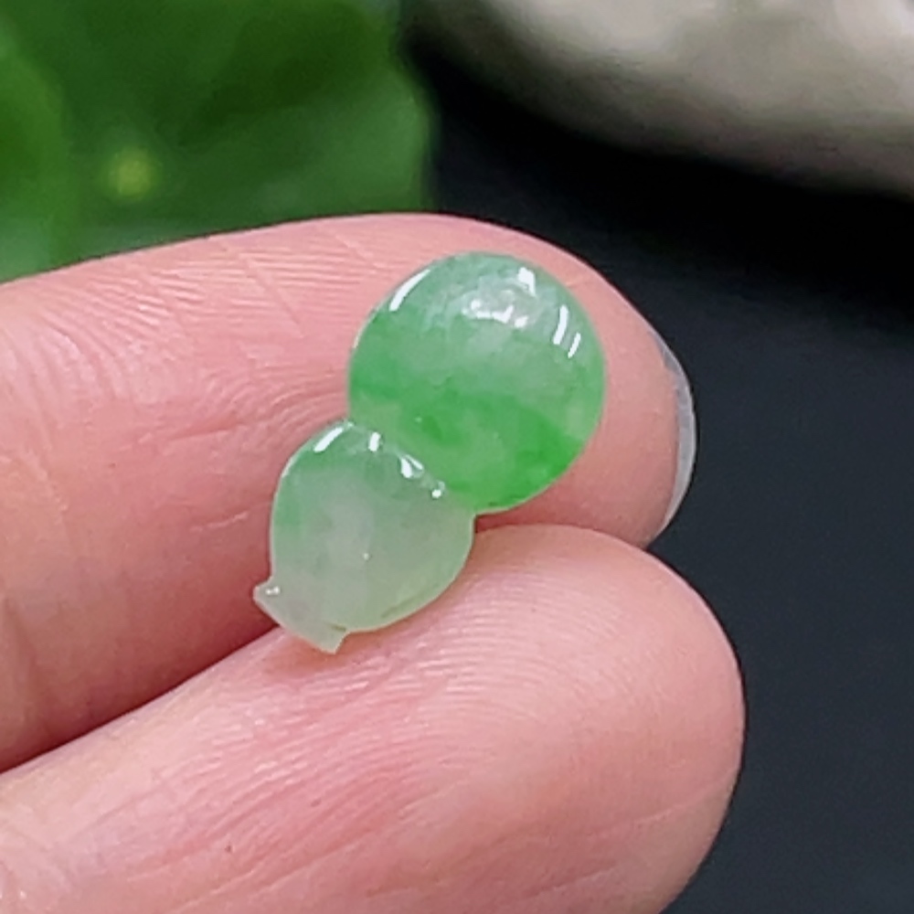 F26996600 Jadeite inlay, total weight approx. 0.68g