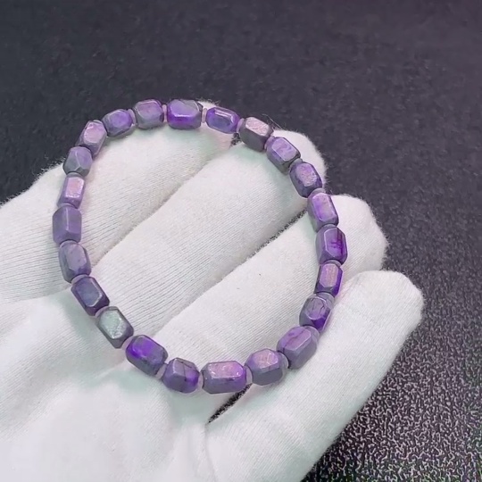 C33869409 Sugilite Bracelet with Other Mineral Components Purple Only Total Weight Approx. 8.52g Size About 5.2mm (Including Minerals)