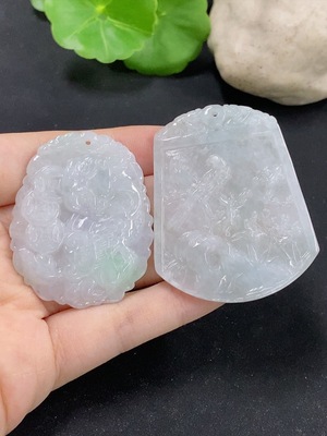 F46601389 翡翠挂件 一手走 货品总重约39.16g