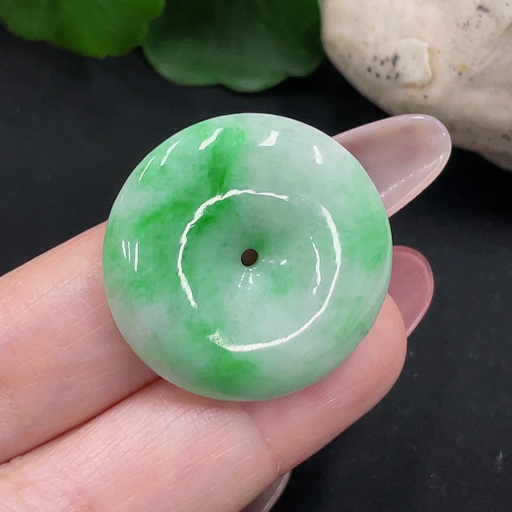 F34032885 Jadeite Peace Knot Pendant Total Weight Approx. 8.06g
