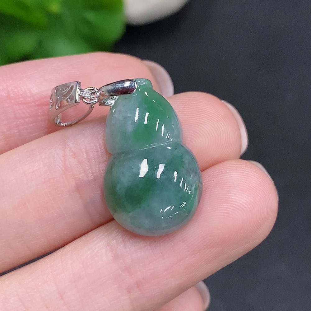 F34003362 Jadeite Gourd Pendant Non-Gold Inlaid Total Weight Approx. 2.8g
