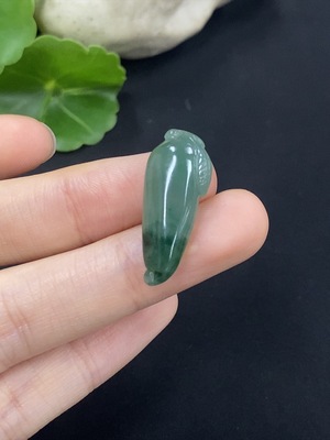 F37400247 翡翠福瓜挂件 货品总重约2.77g