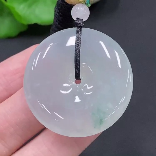 F23598159 Jadeite Peace Knot Total Weight 22.563g