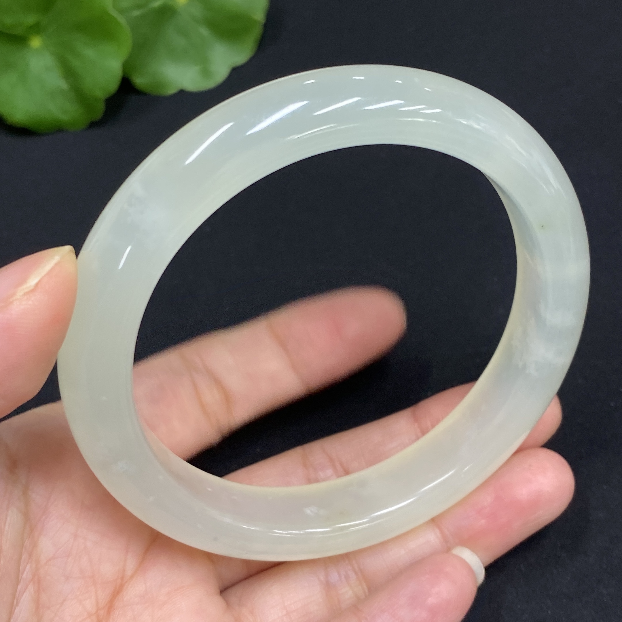 H34987028 Xiuyu (Serpentine Jade) Regular Circle Bracelet