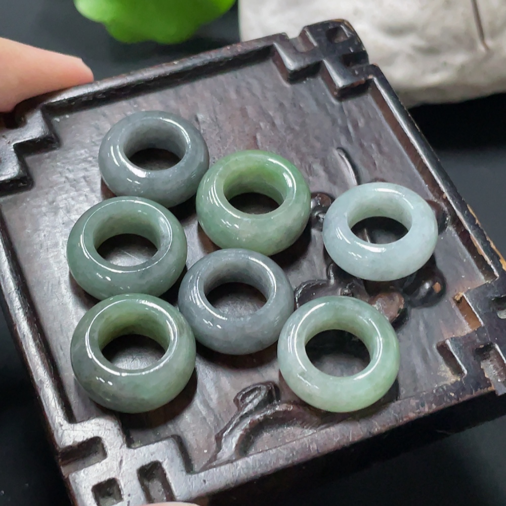 F34978330 Jadeite Donut Pendant