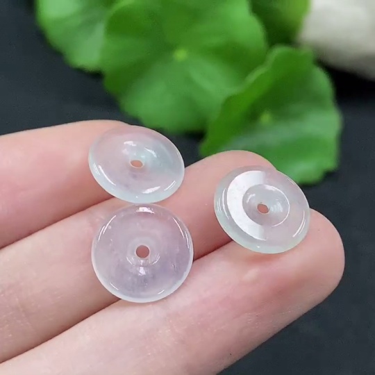 F33895788 Jadeite Peace Knot Sell as a Lot