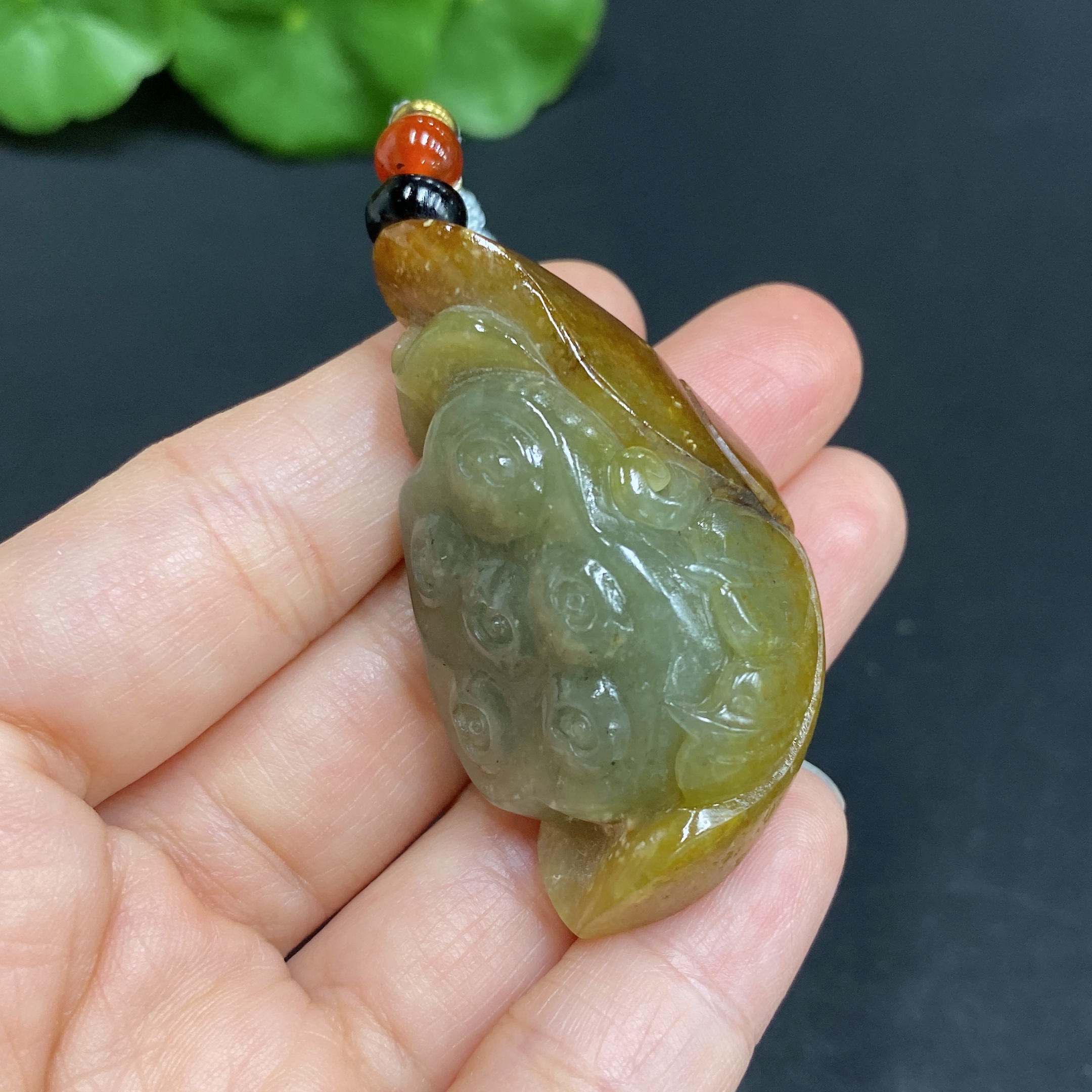 H31668144 Hetian Jade Pendant Lotus Seedpod
