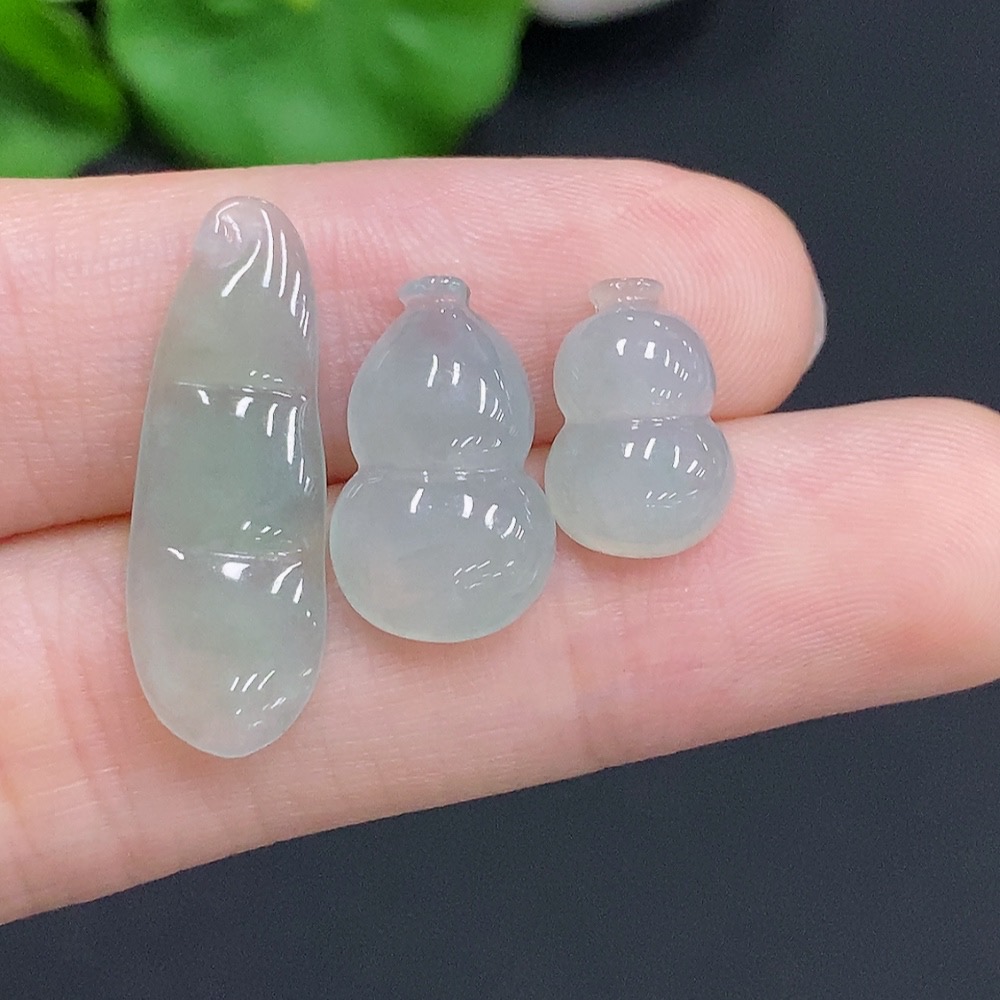 F30543721 Jadeite Pendant