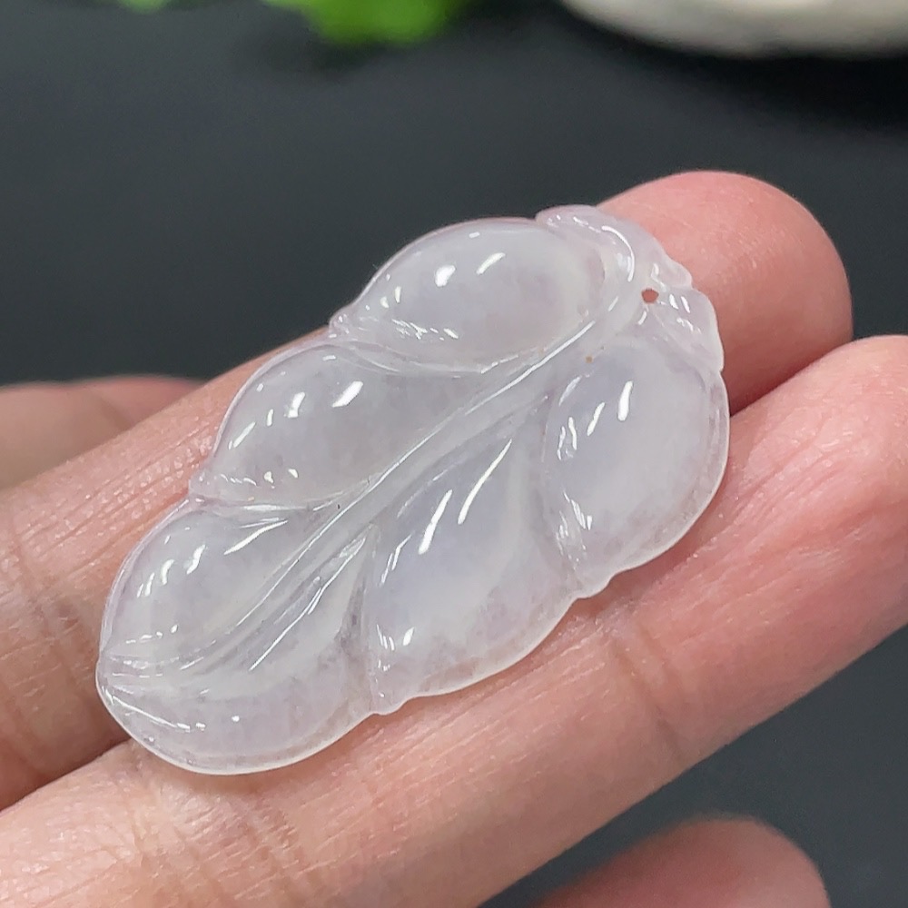 F24837866 Jadeite Pendant Leaf Approx. 3.92g