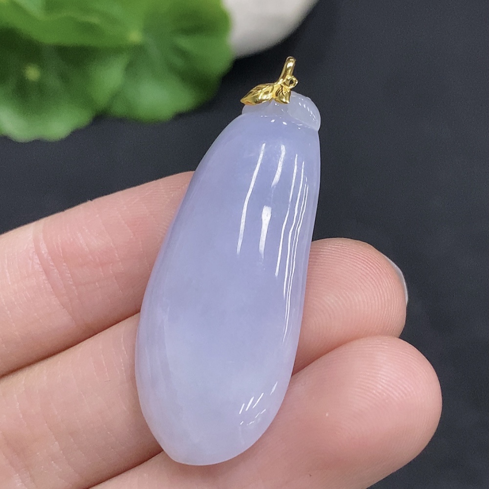 F33830516 Jadeite Fu Gua Pendant with 18K Gold Bail, Total Weight Approx. 8.1g