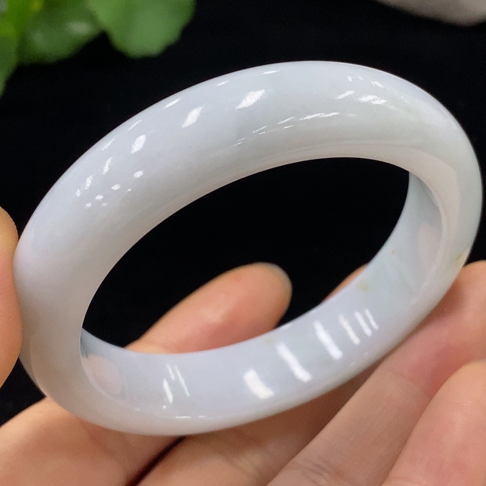 F30560247 Jadeite Round Bangle 51.1 Circumference Total Weight Approx. 51.61g