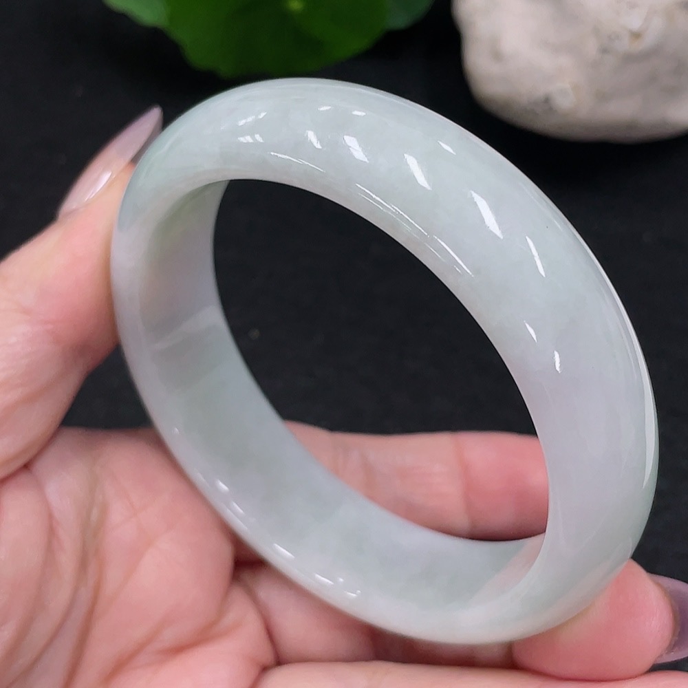 F33918106 Jadeite Round Bangle Size 57.5 Total Weight Approx. 67.9g