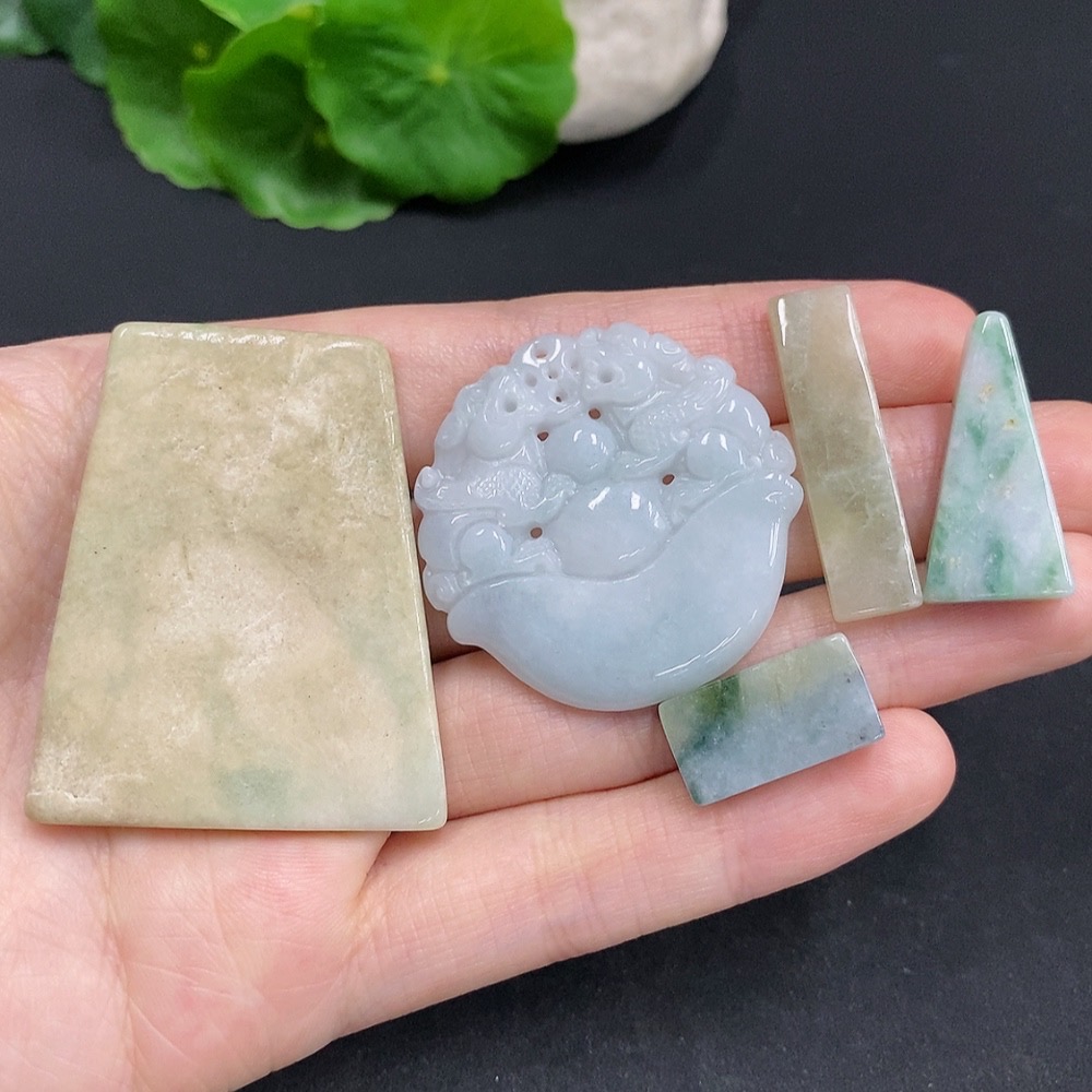 F32722676 Jadeite Pendants Sell as a Lot