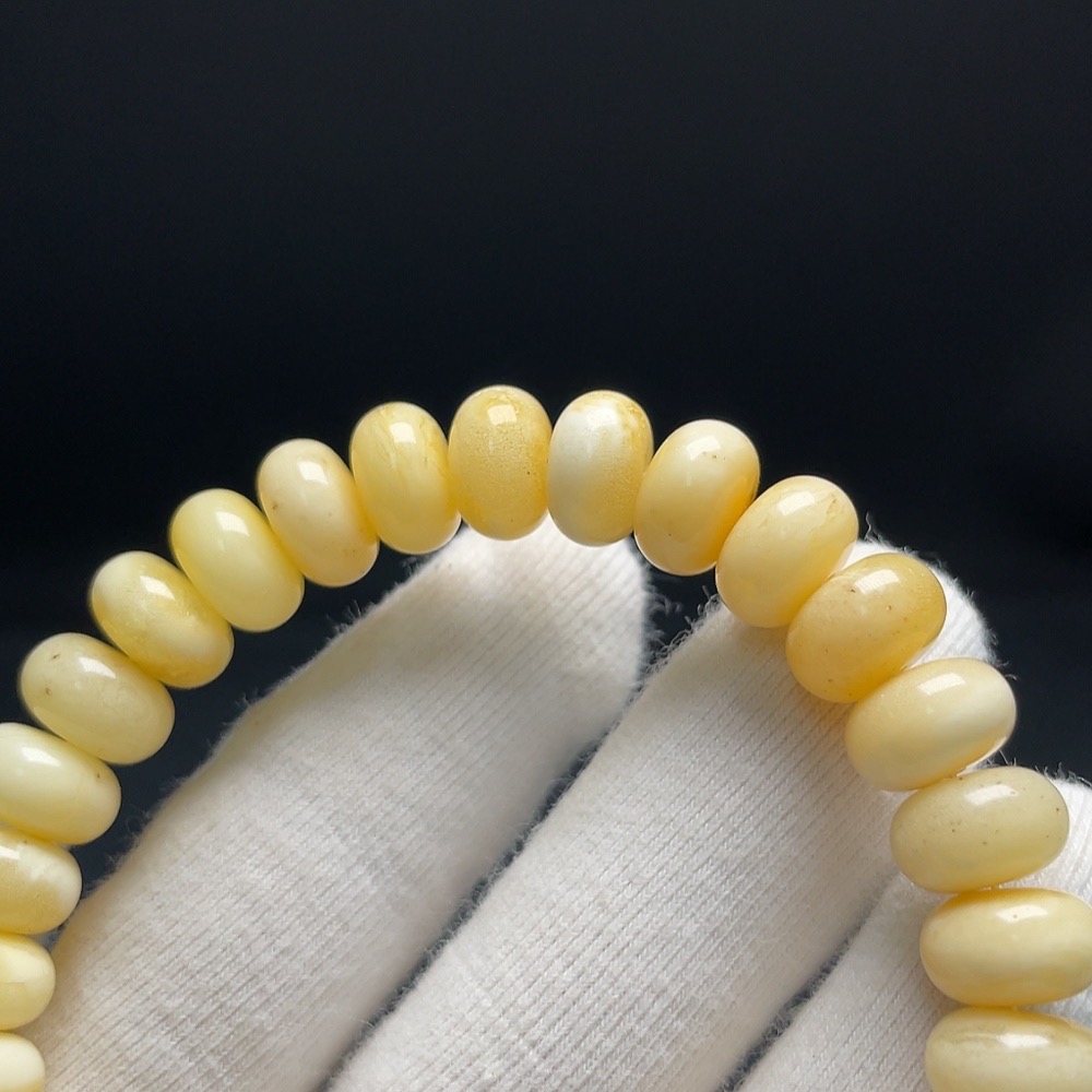 C27133554 Amber Beeswax Bracelet, Approx. 10mm Beads, Total Weight Approx. 12.20g