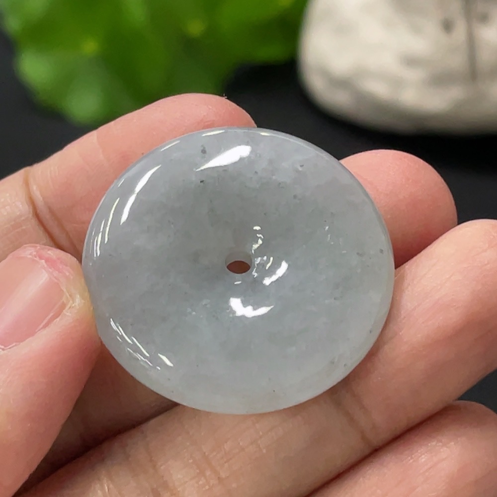 F31668657 Jadeite Peace Knot Pendant Total Weight: Approx.12.4g