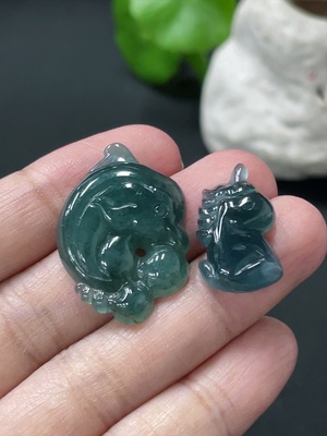 F34077749 Jadeite inlaid piece small animal