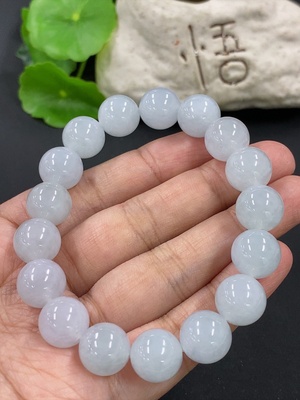 F42974348 翡翠手串 卡11.9mm左右  货品总重约50g