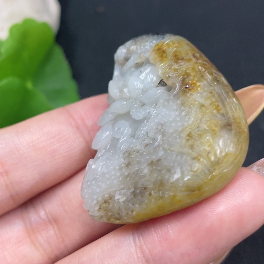 H31672182 Hetian Jade Seed Material Pendant - Abundance Every Year, Contains Other Mineral Components, Undetermined Skin Color Origin, Total Weight (Including Rope) Approx. 28.6g
