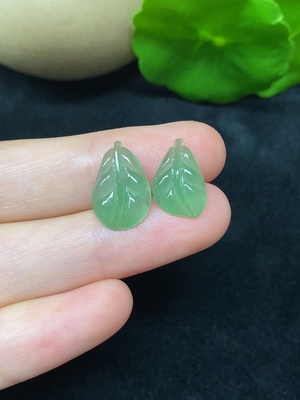 F45335965 翡翠叶子 一手走 总重约1.33g