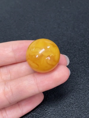 C43161206 琥珀蜜蜡单珠  货品总重约5.94克  卡22mm左右