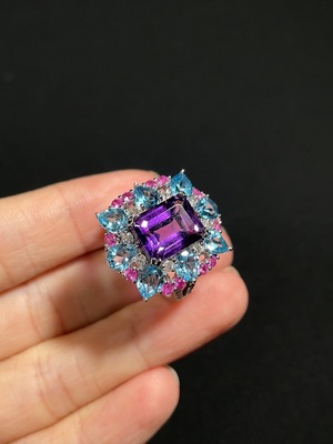 C46535082 水晶戒指（紫）配托帕石（蓝 颜色成因未定）非钻 18k金 货品总重约7.22g 圈口15.5