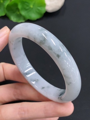 F30543391 Jadeite Regular Round Bangle