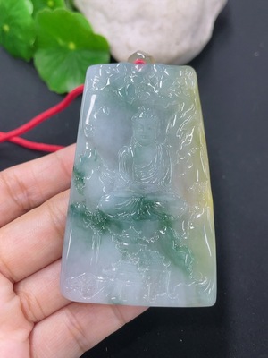 F46566849 翡翠挂件佛牌 货品总约重 含绳38.49g 颜色成因未定