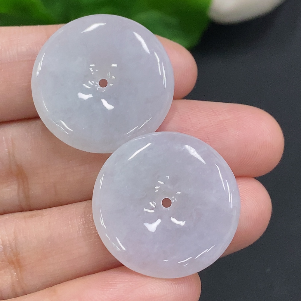 F34000846 Jadeite Peace Knot Sell as a Lot