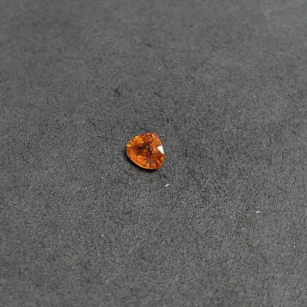 C33921511 Garnet loose stone, total weight about 1.42 carats