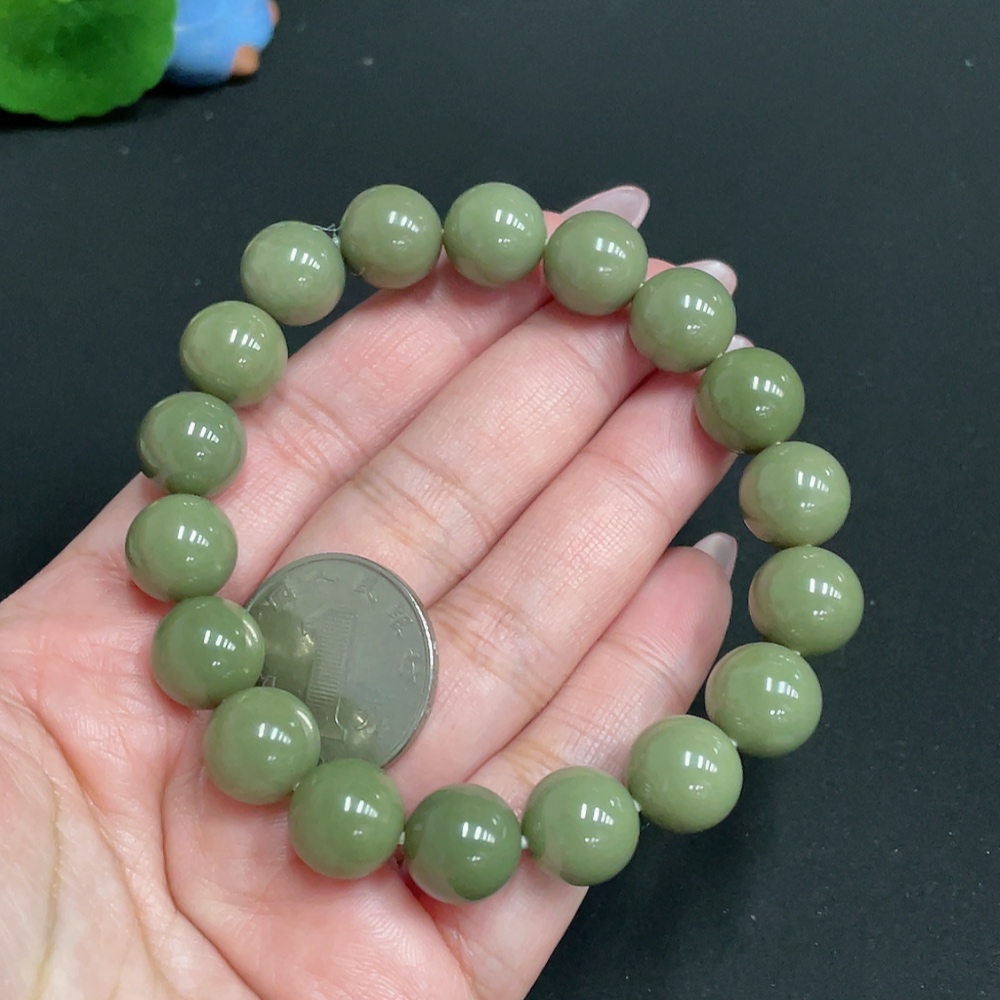 H26960173 Hetian Jade Bracelet, Approx. 11.8 mm Beads, Total Weight Approx. 47.7g