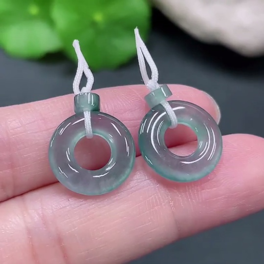 F21420554 Jadeite Donut Pendant