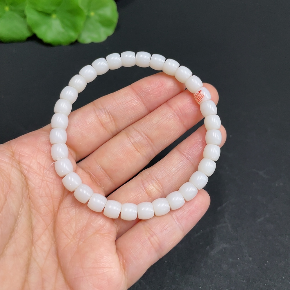 H35103400 Hetian Jade Bracelet Approx. 5.8mm Total Weight Approx. 11.9g