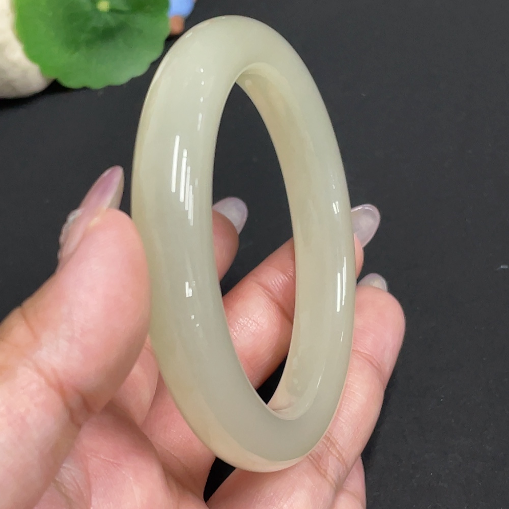 H33901893 Hetian Jade Round Bracelet Size 57.1 Total Weight Approx. 56.6g