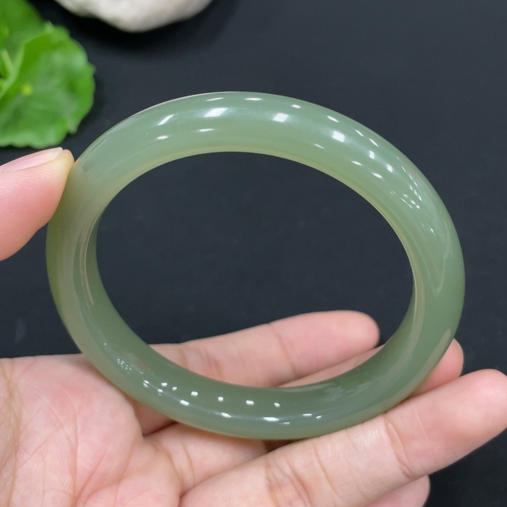 H28246029 Hetian Jade Round Bracelet Size 54.8 Total Weight Approx.40g