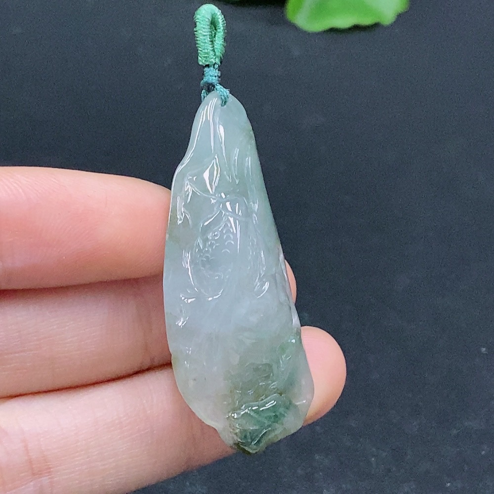 F31682891 Jadeite Fish Pendant with Continuous Abundance, Total Weight Approx. 10.78g