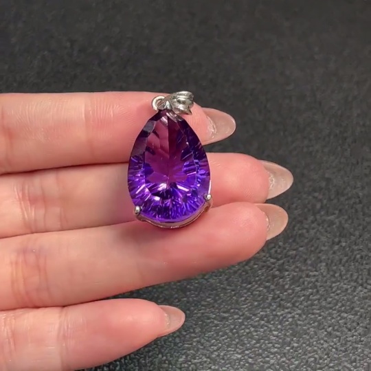 C33871542 Crystal Pendant Non-Gold Total Weight Approx. 7.32g