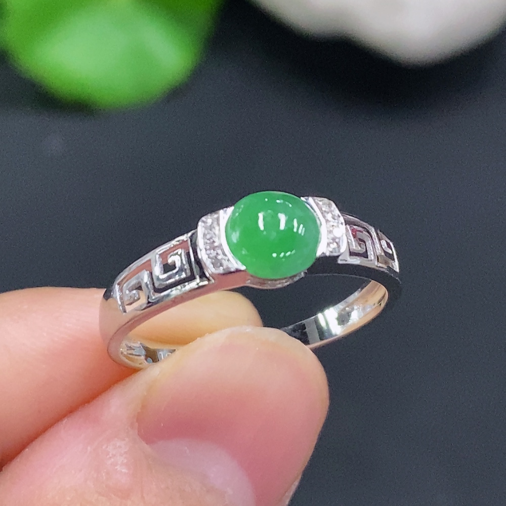 F26972734 Jadeite Cabochon Inlaid Ring 18K Gold Size 17 Total Weight Approx. 2.2g