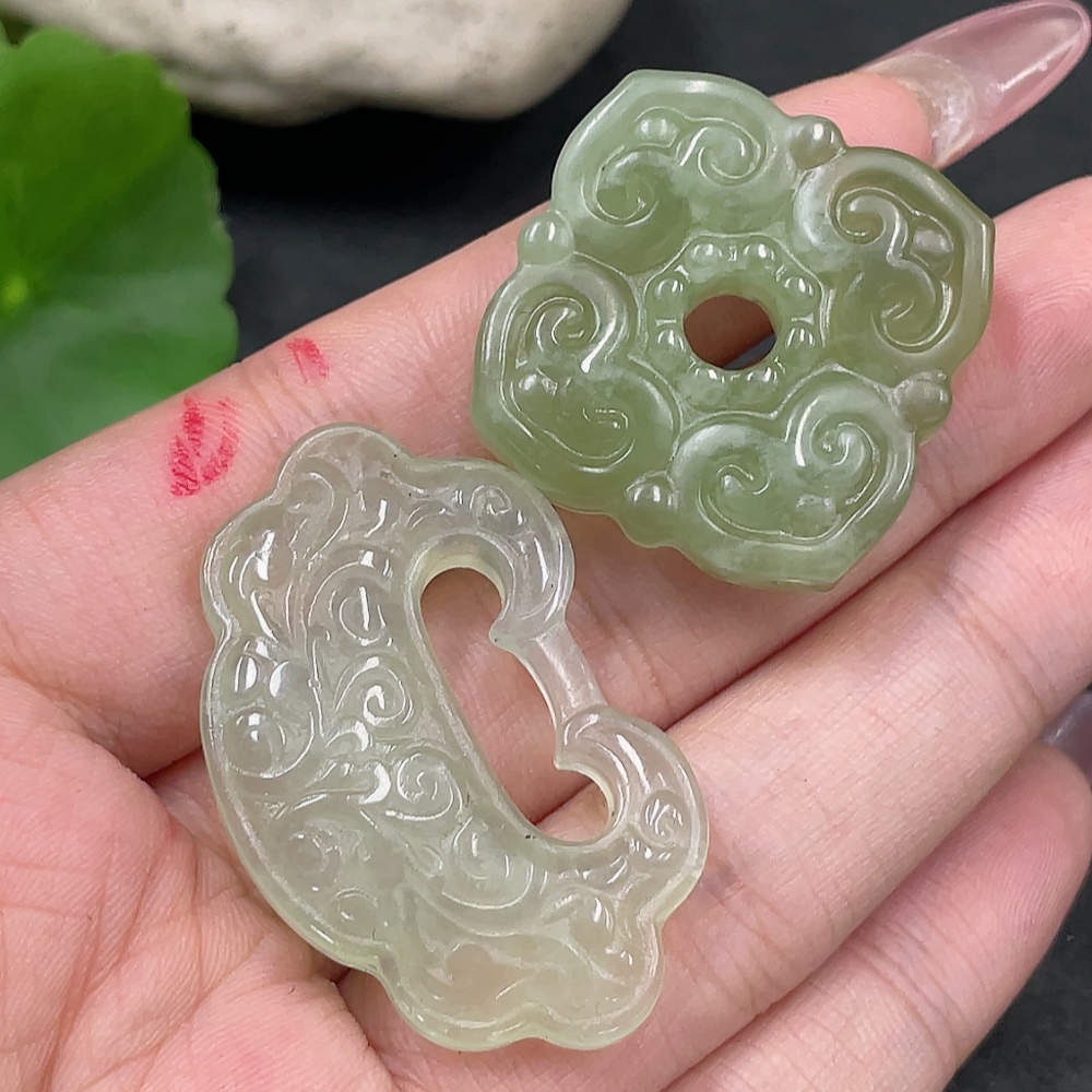 H33925249 Xiuyu (serpentine jade) pendant    antique-style    Ruyi    total weight approx. 18.6g