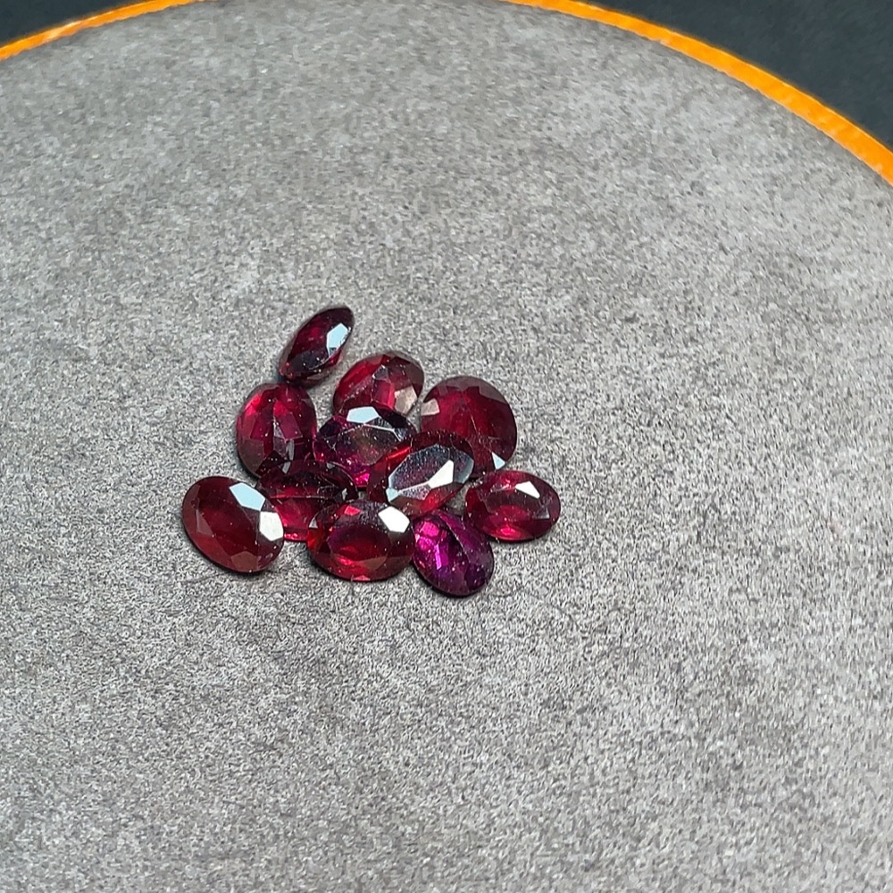 C34952391 Garnet Rough Stone Total Weight Approx. 11.685 Carats Sell as a Lot