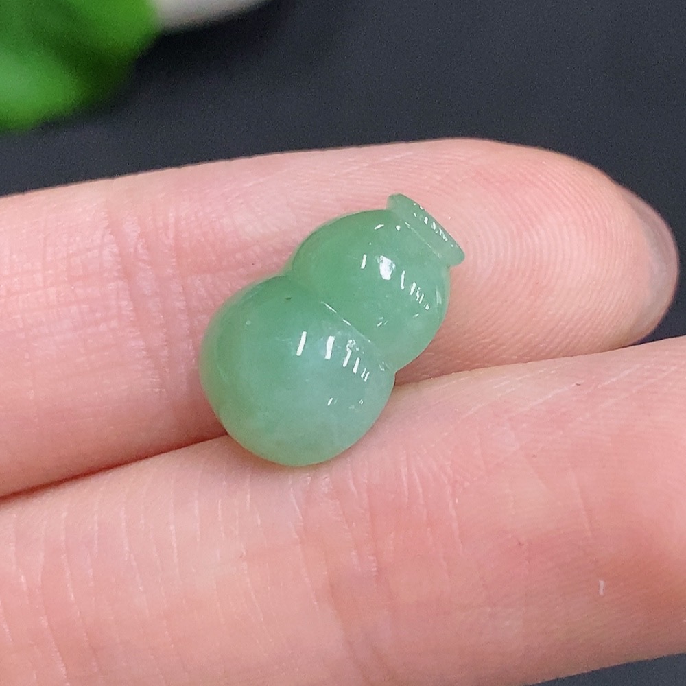 F34077478 Jadeite gourd inlay piece, total weight about 1.3g